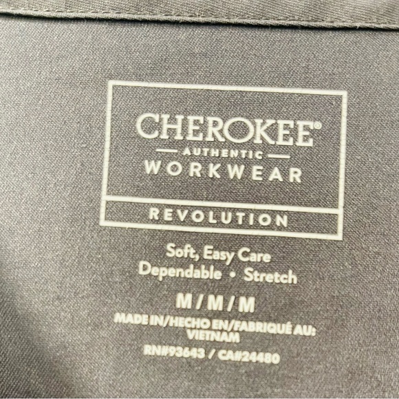 Cherokee Infinity Gray Scrub Set - Picture 2 of 10